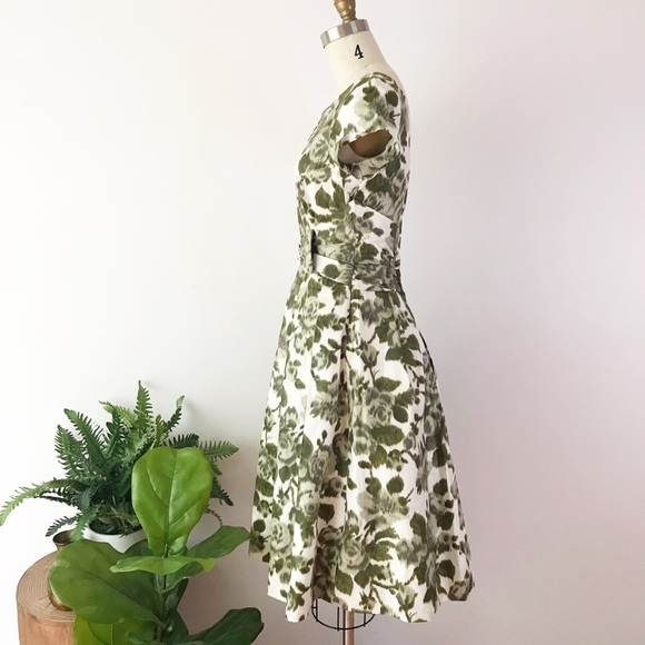 Vintage 1950s Green Floral Gathered Waist Dress - Picture 2 of 9